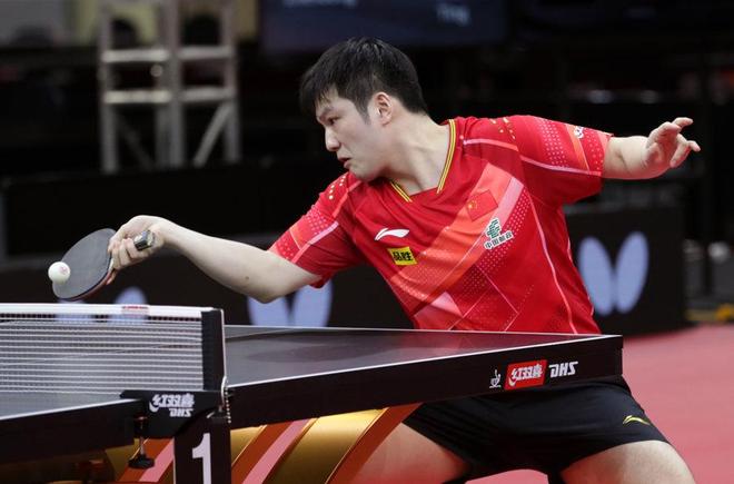 士国脚中卫 士国脚中卫